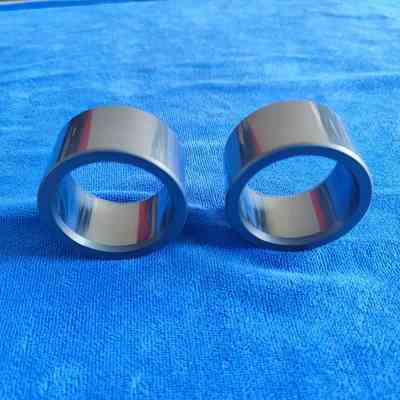 Customized Pressureless Sintered SSIC Sliding Bearing Sleeve for Pumps with 1650℃ Max Temperature